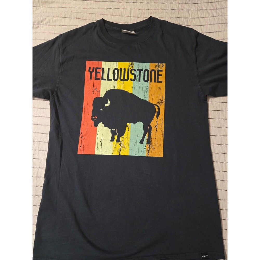 Mens Medium Yellowstone T-Shirt